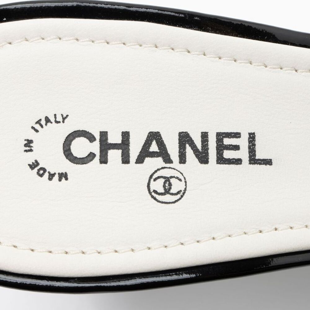 Chanel Vintage Quilted Leather Camellia Mules - Size 9 / 39 - Picture 6 of 7